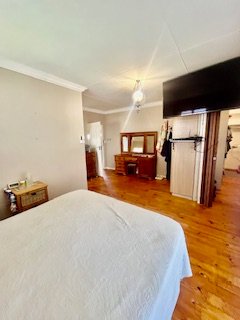 4 Bedroom Property for Sale in Outeniqua Strand Western Cape